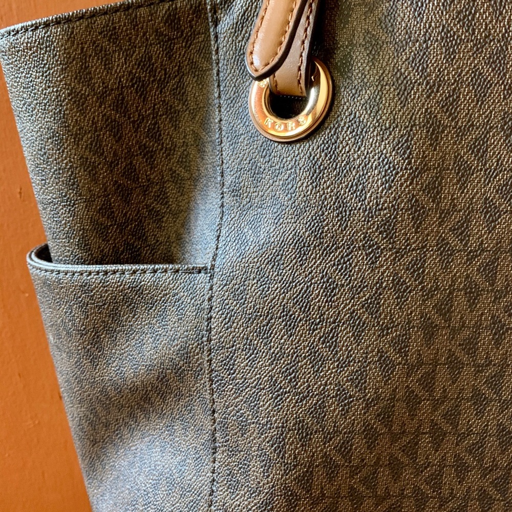 MK purse - Picture 2 of 4